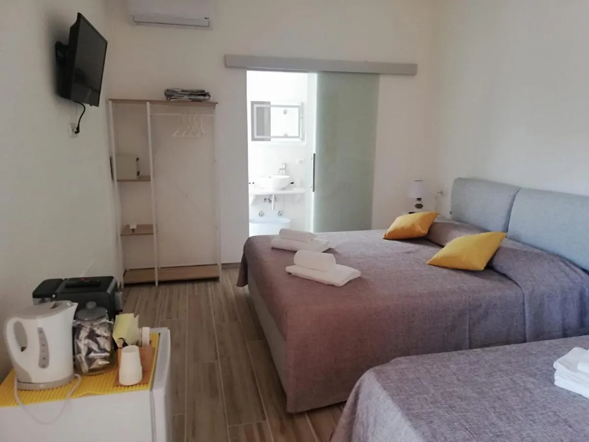 Flamingo Guest House- Rooms Olbia 0*,