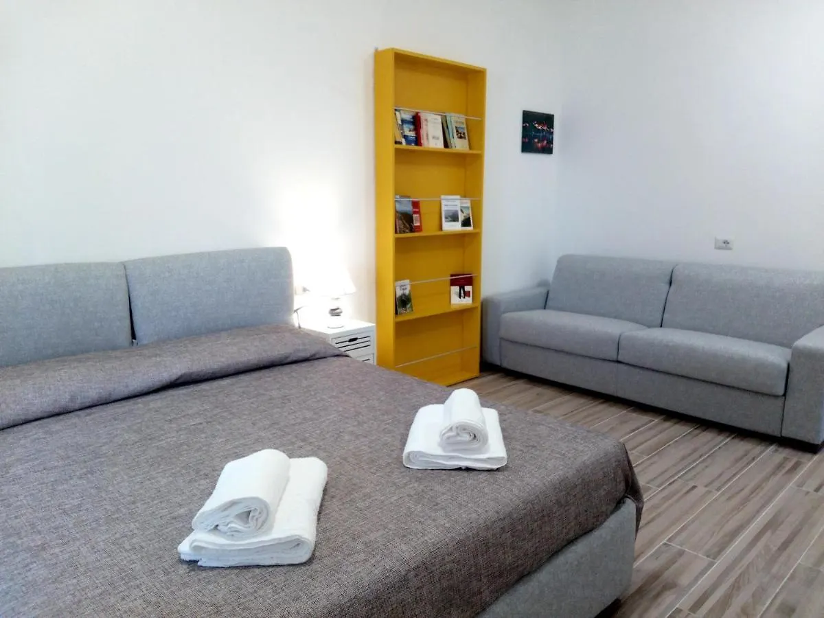 Flamingo Guest House- Rooms Olbia Italien
